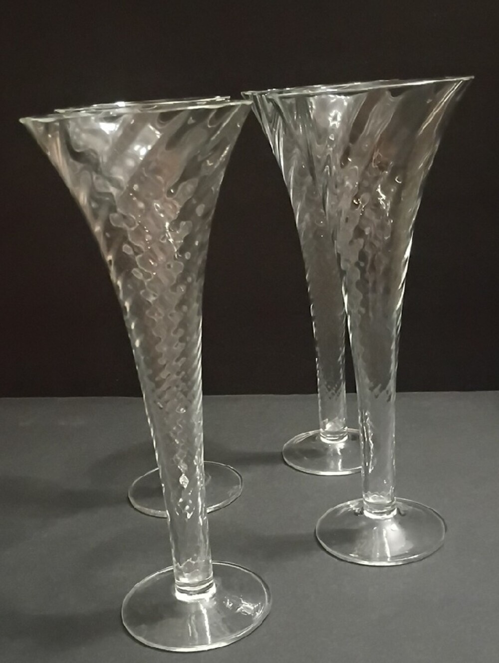 Vintage Set of 4 Clear Swirl Pattern Bud Vase Set/Champagne Flutes - Picture 2 of 4